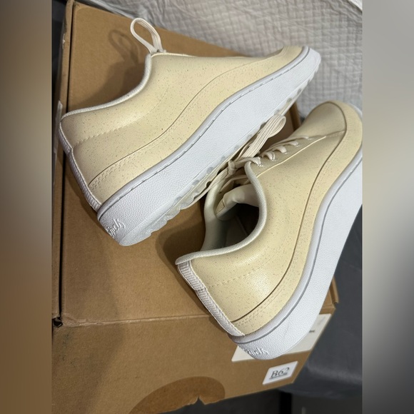 Allbirds NIB Limited Edition Vegan Plant Leather Sneakers in Natural White - Picture 7 of 9